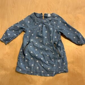 Sweet denim Gap dress! Has pockets tooo.